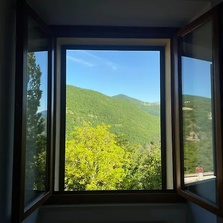 House La Ginestra *