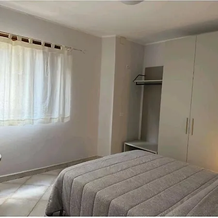 House La Ginestra *